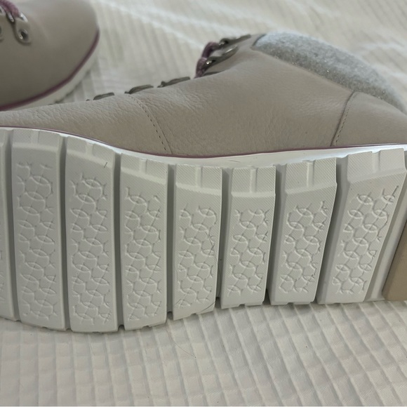 Cole Haan Grand Zero boots size 7 - Picture 6 of 7